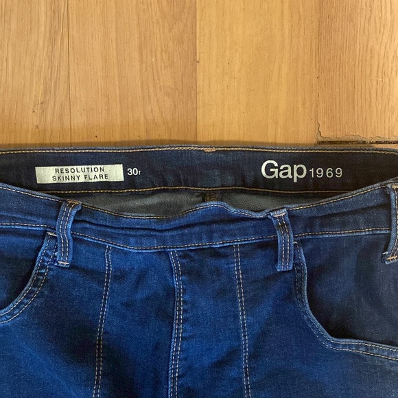 LAST CALL!! GAP Resolution Skinny Flare Jeans - Picture 2 of 9